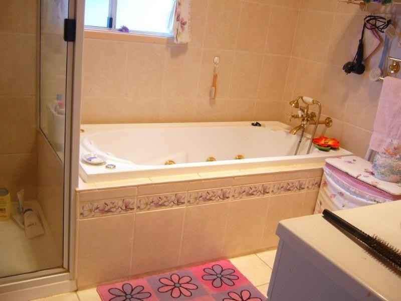 18 Athelstane Street, The Range QLD 4700