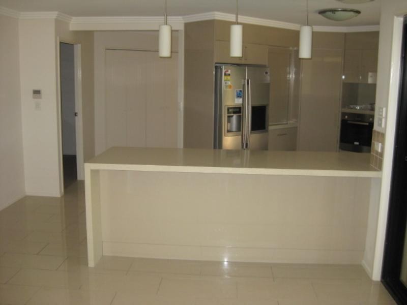6 Sandys Place, Kawana QLD 4701
