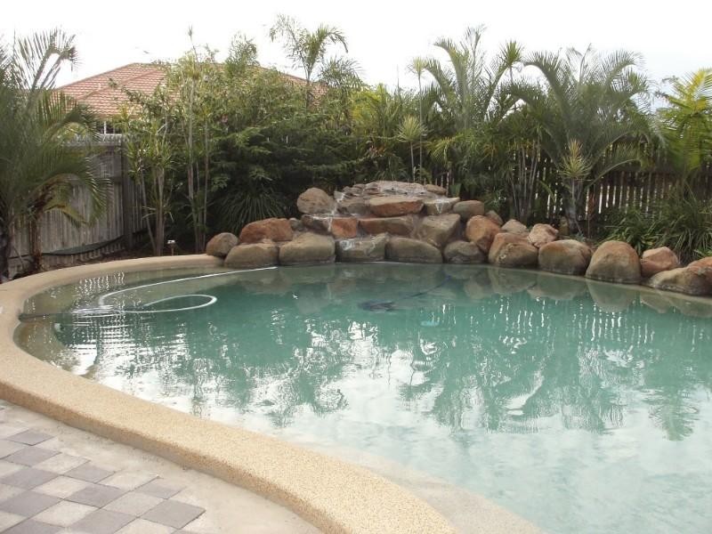 33 Mark Acton Close, Rockyview QLD 4701