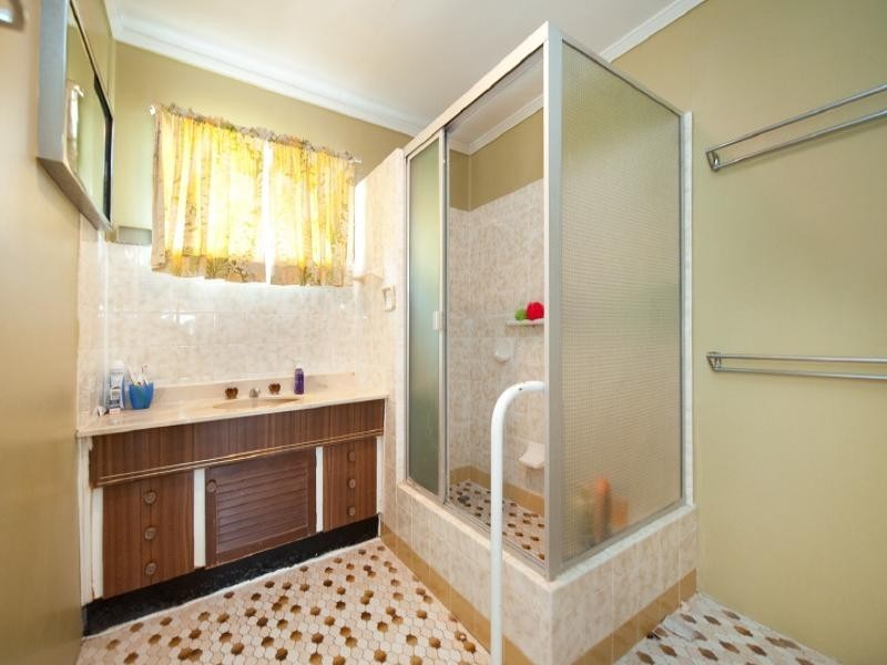 5 Harriette Street, Park Avenue QLD 4701