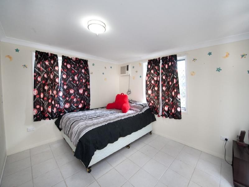 27 Harriette Street, Park Avenue QLD 4701