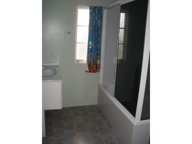 97 Lakes Creek Road, Berserker QLD 4701