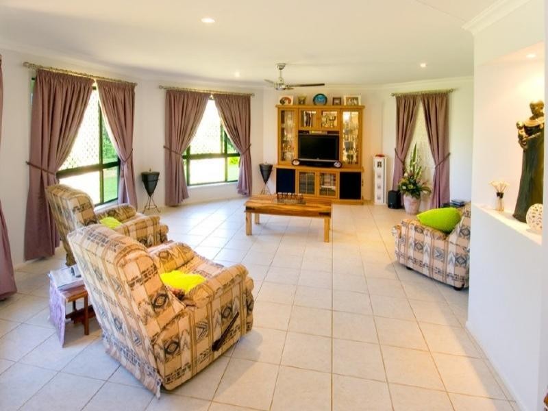 76 Angela Road, Rockyview QLD 4701