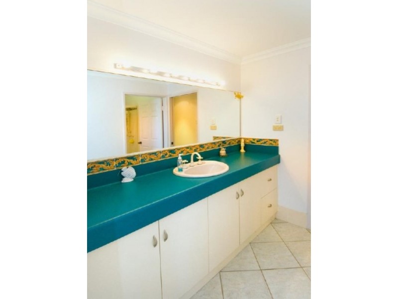 76 Angela Road, Rockyview QLD 4701