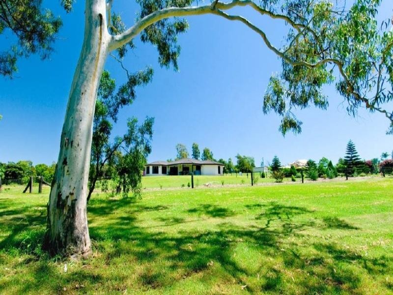 76 Angela Road, Rockyview QLD 4701