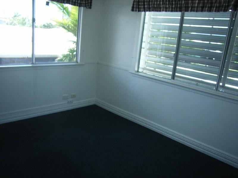 15 Hollingsworth Street, Kawana QLD 4701