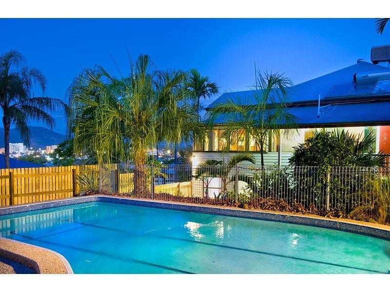 52 Cambridge Street, The Range QLD 4700