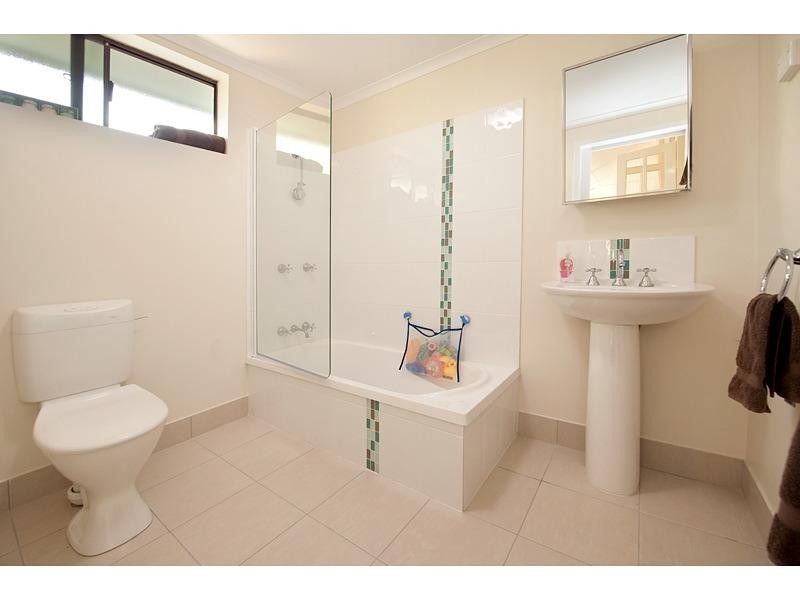 52 Cambridge Street, The Range QLD 4700