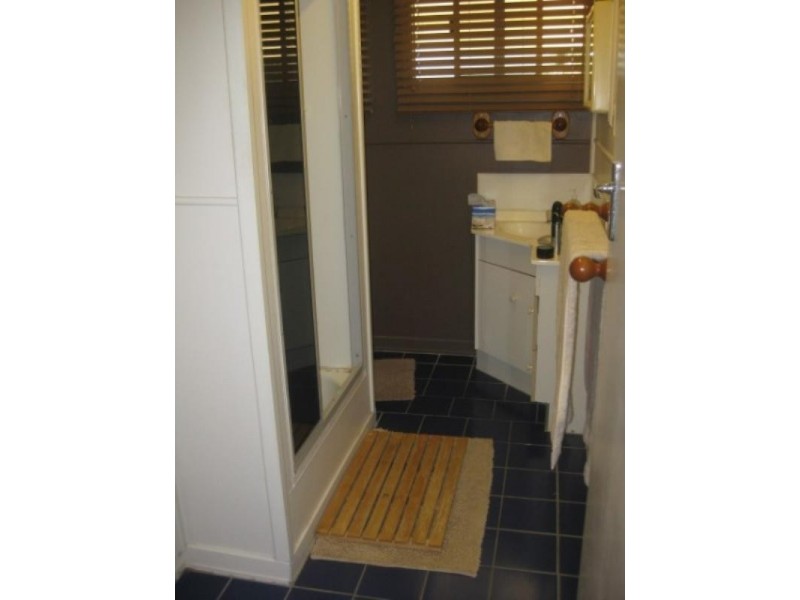 5B Taylor Street, Park Avenue QLD 4701