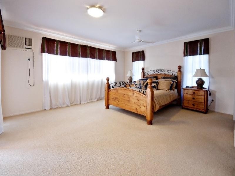 236 Denham Street, The Range QLD 4700
