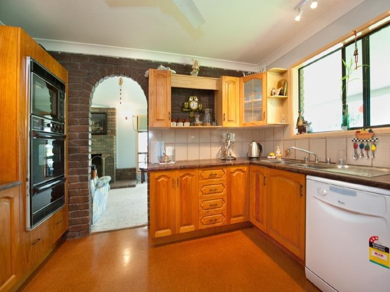 1073 Belmont Road, Glendale QLD 4711