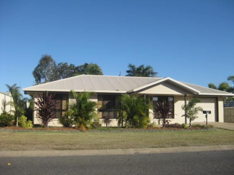 4 Mungarra Drive, Kawana QLD 4701