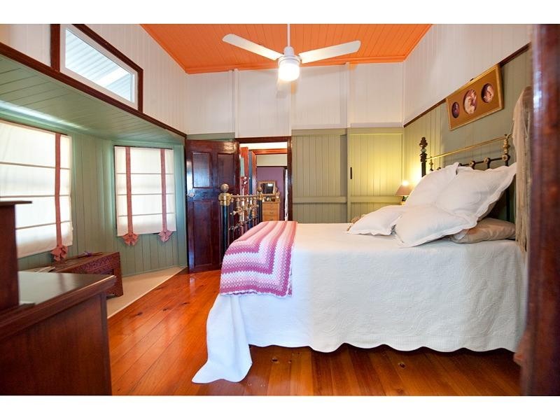 27 Armstrong Street, Berserker QLD 4701