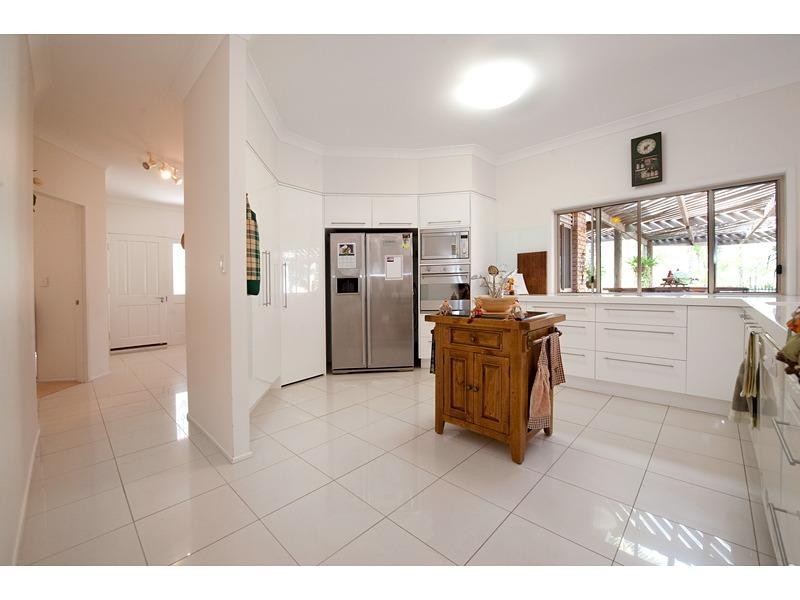 21 Morris Road, Alton Downs QLD 4702