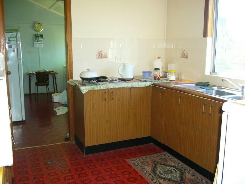 131 Lakes Creek Road, Berserker QLD 4701