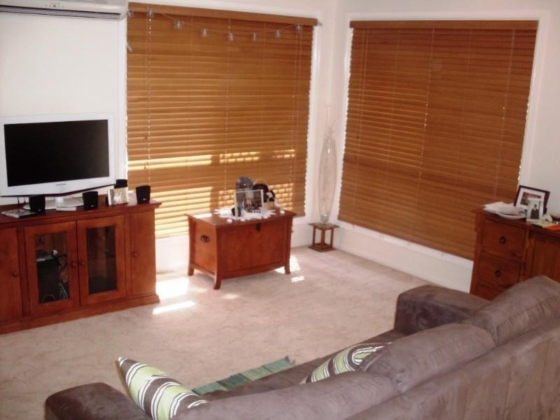 2/4 Ames Street, Kawana QLD 4701
