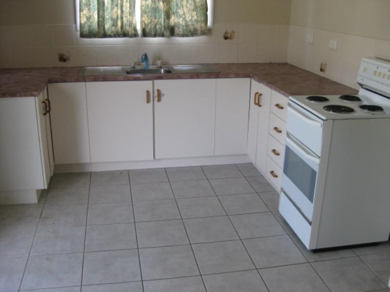 84 Bean Avenue, Parkhurst QLD 4702