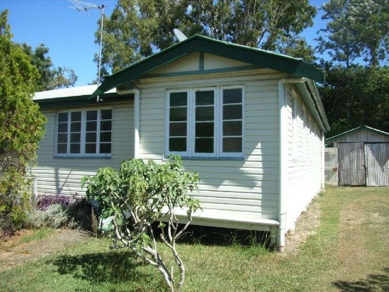 2/99 Princess Street, Berserker QLD 4701