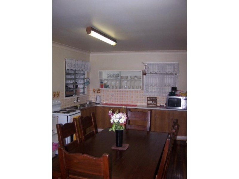 9 Edward Street, Berserker QLD 4701