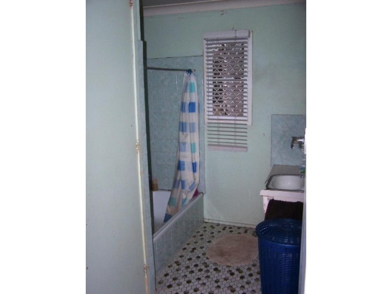 9 Edward Street, Berserker QLD 4701