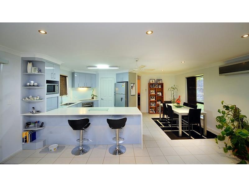 17 Connemara Drive, Kawana QLD 4701