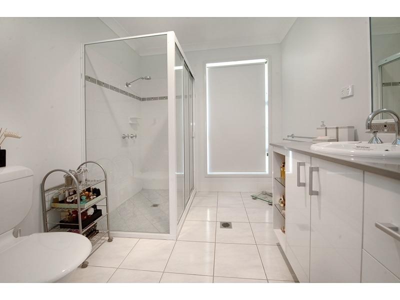 17 Connemara Drive, Kawana QLD 4701