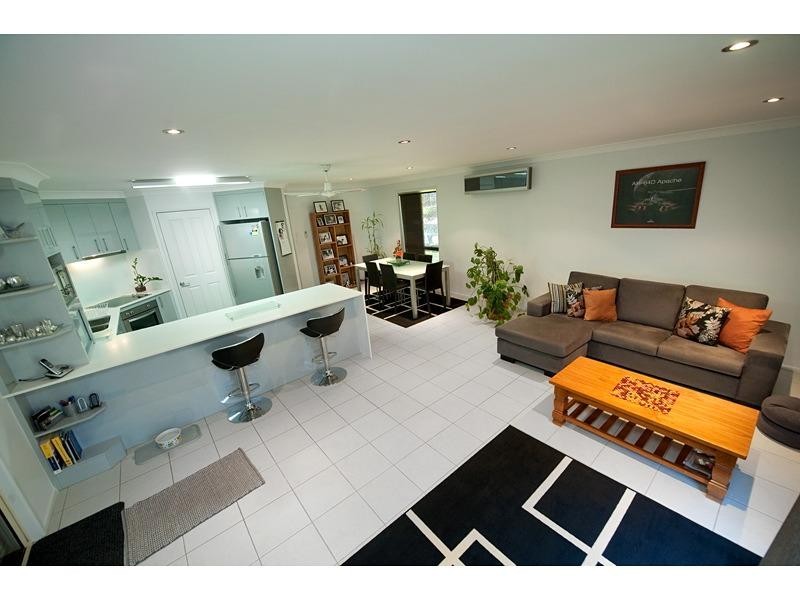 17 Connemara Drive, Kawana QLD 4701