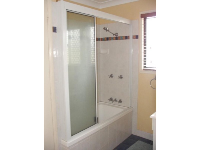 11 Bean Avenue, Parkhurst QLD 4702