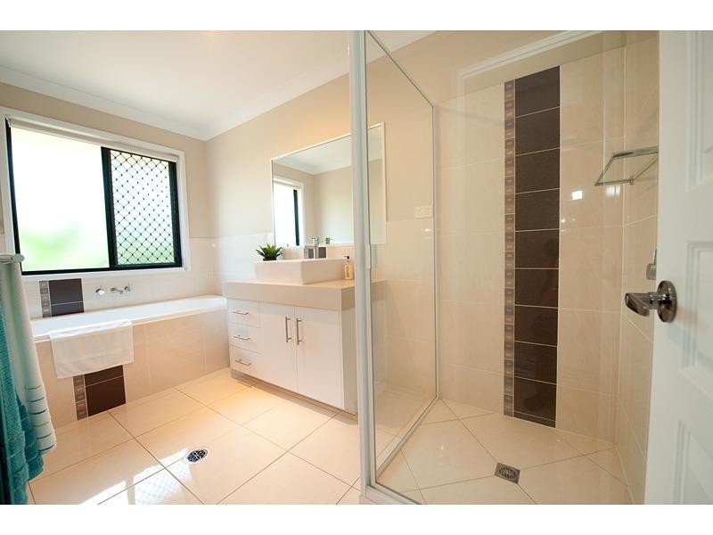 10 Bellbird Drive, Parkhurst QLD 4702