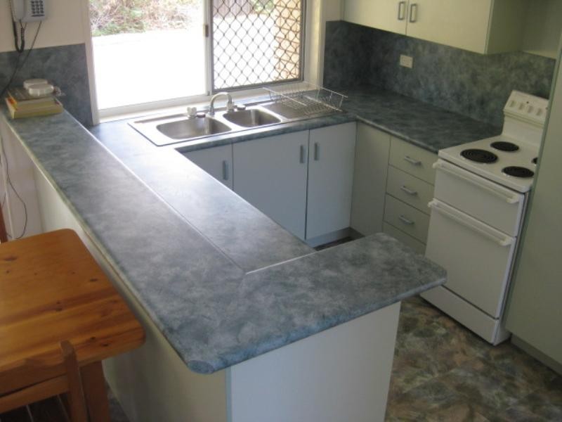 2/374 Limpus Street, Frenchville QLD 4701