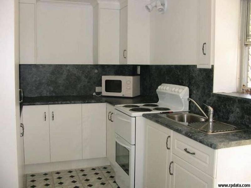 18 Lawrie Avenue, Gracemere QLD 4702