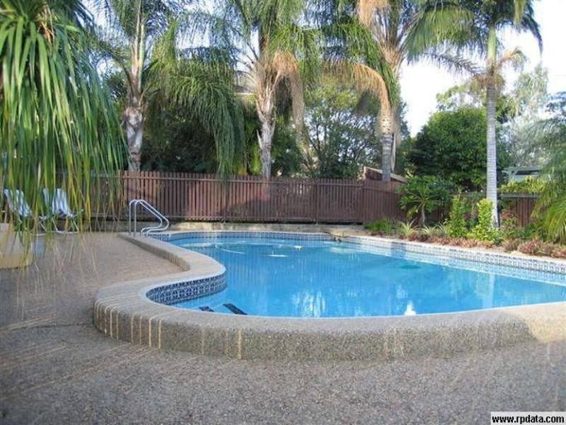 18 Lawrie Avenue, Gracemere QLD 4702