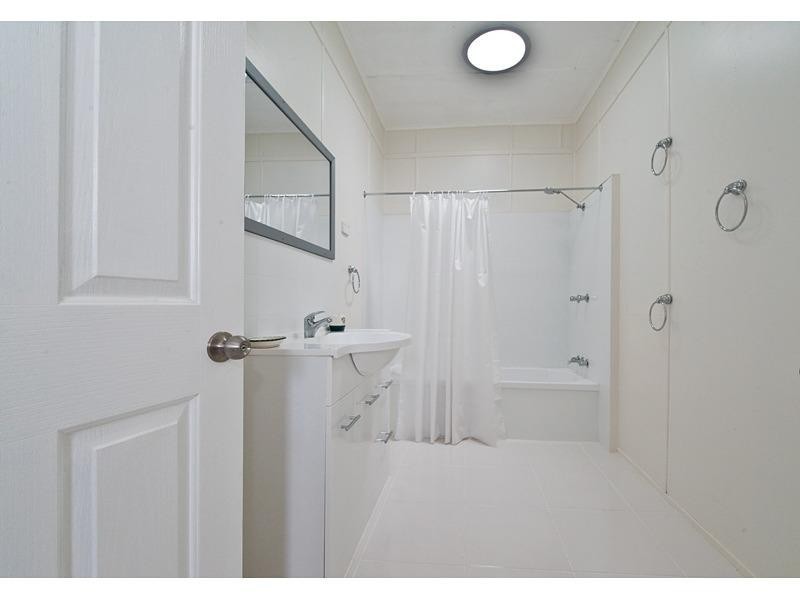 23 Lauga Street, Park Avenue QLD 4701