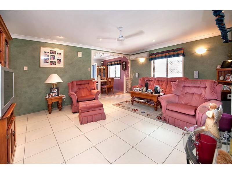 77 Kershaw Street, Park Avenue QLD 4701