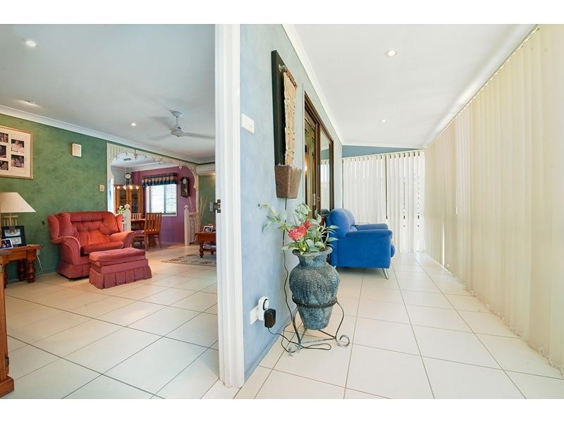 77 Kershaw Street, Park Avenue QLD 4701