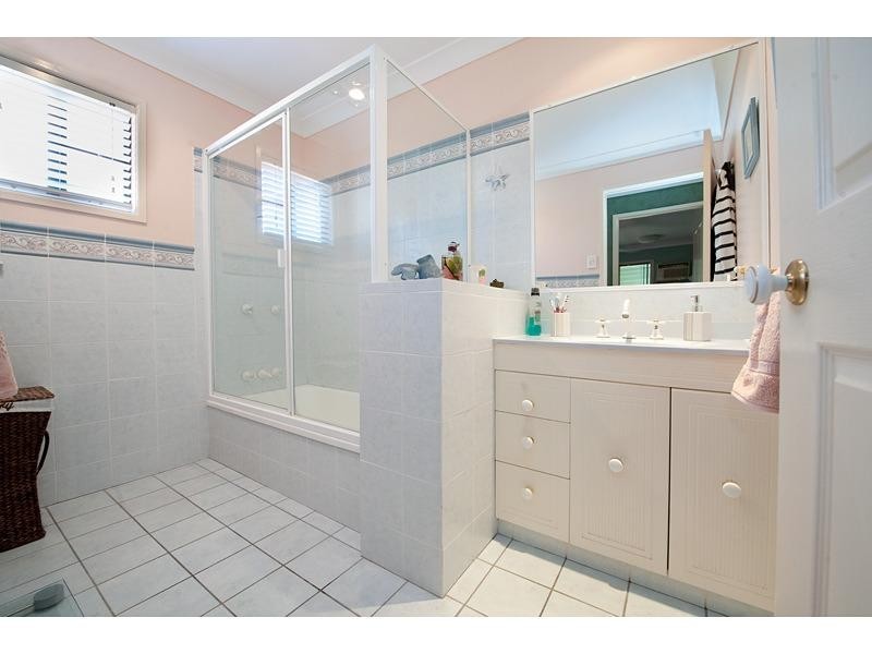 77 Kershaw Street, Park Avenue QLD 4701