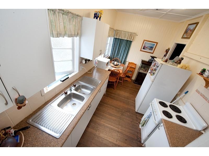 302 Waterloo Street, Berserker QLD 4701