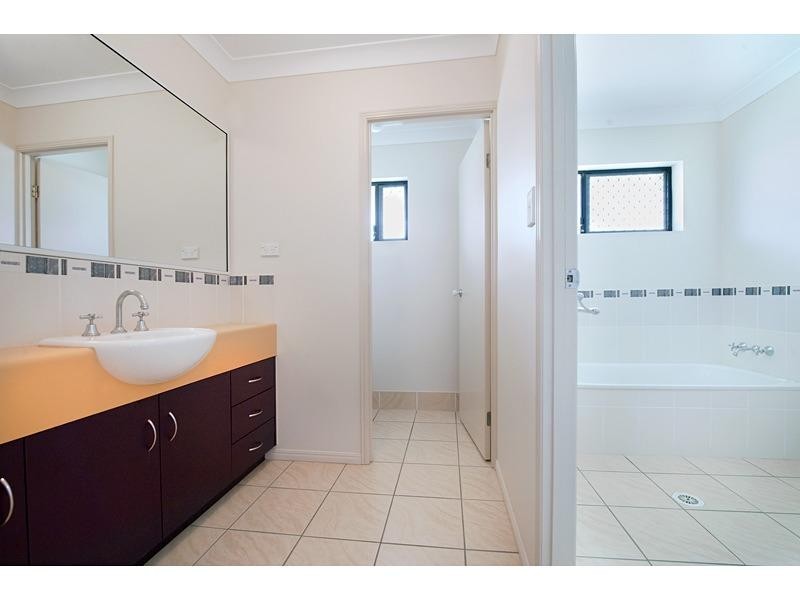 17 Mark Action Close, Rockyview QLD 4701