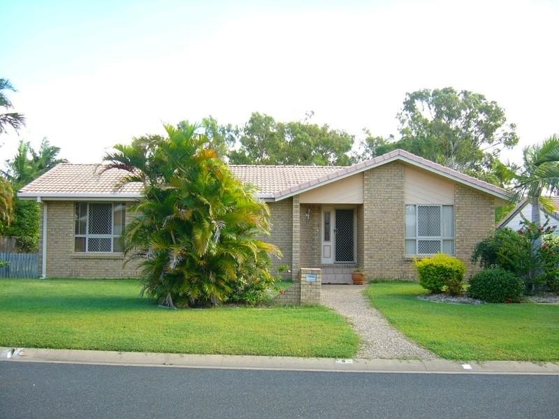 9 Kavanagh Crescent, Koongal QLD 4701