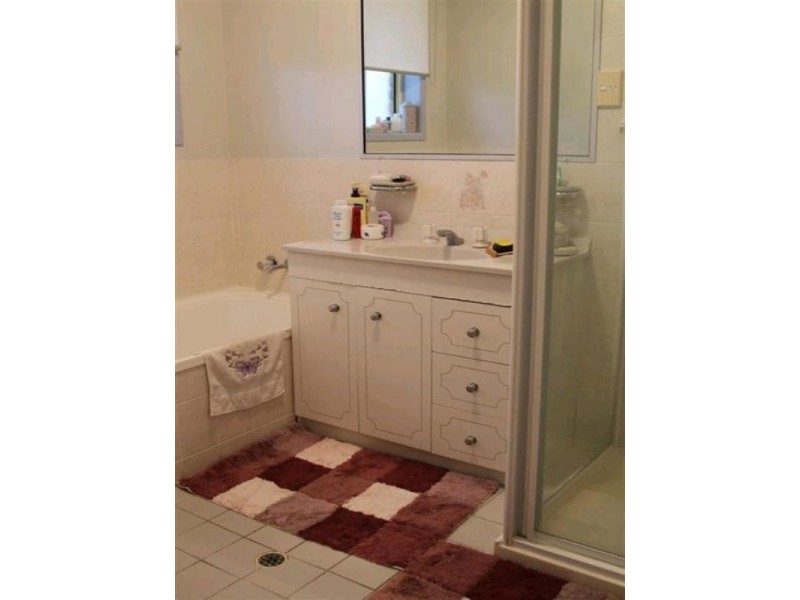 1 Kavanagh Crescent, Koongal QLD 4701