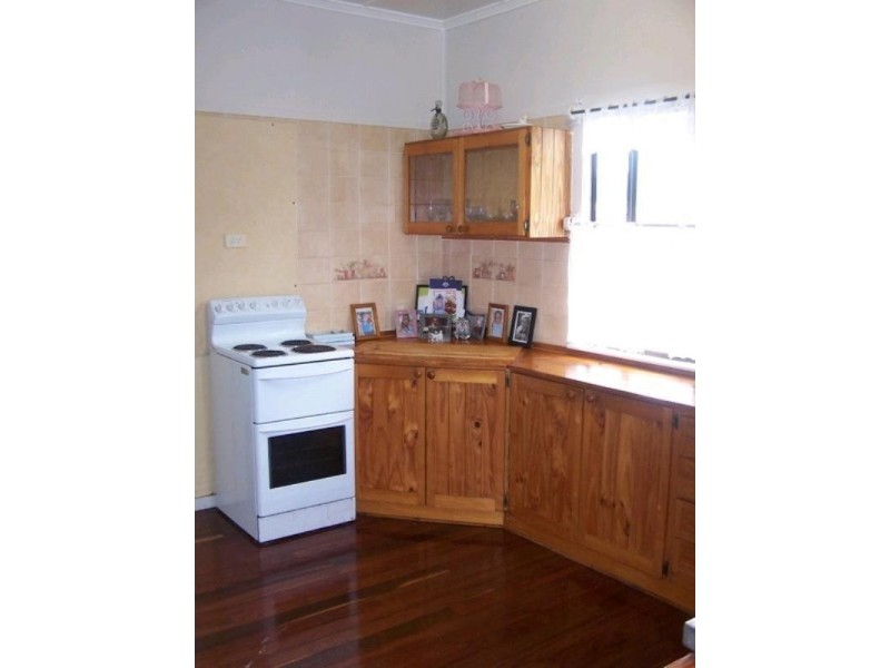 36 Tung Yeen Street, Park Avenue QLD 4701