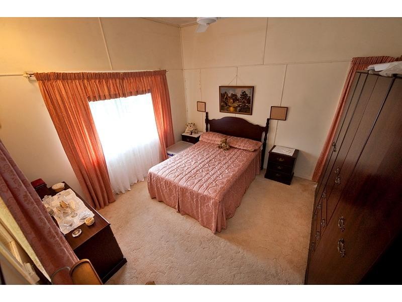 14 Tomkins Street, Berserker QLD 4701