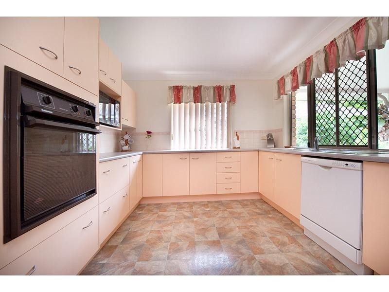 4 Beaumont Drive, Frenchville QLD 4701