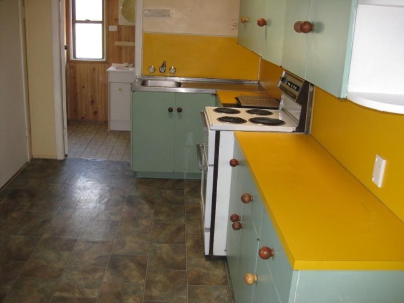 10 Lauga Street, Park Avenue QLD 4701