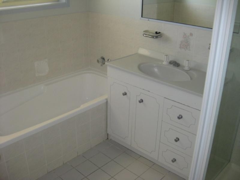 1 Kavanagh Crescent, Koongal QLD 4701