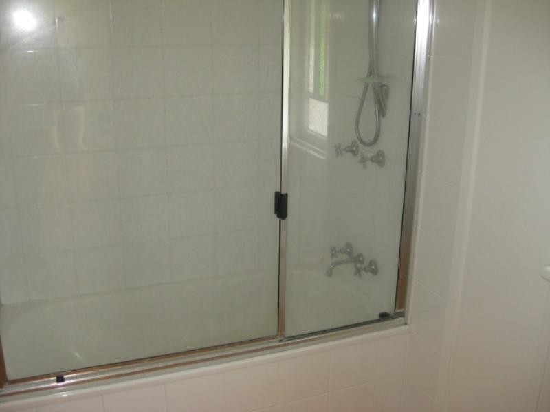 8 Dobbs Street, The Range QLD 4700