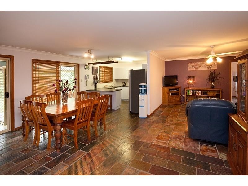 11 Kavanagh Crescent, Koongal QLD 4701