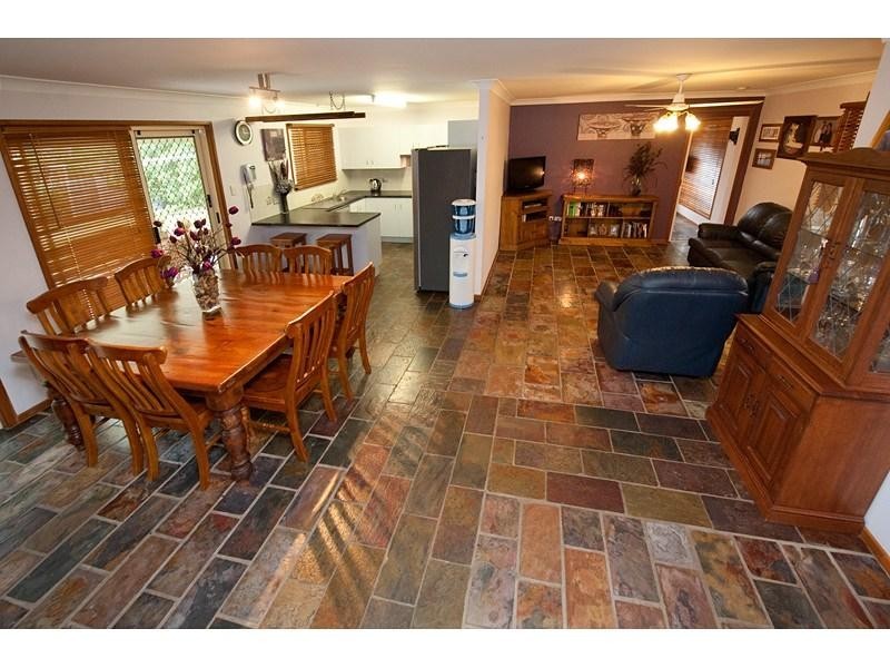 11 Kavanagh Crescent, Koongal QLD 4701