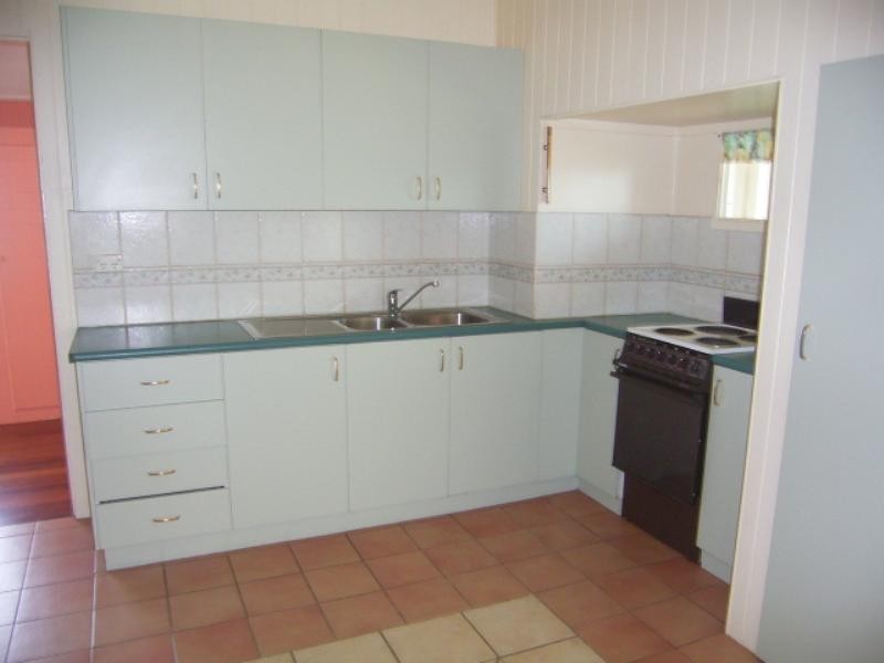 84 Clifton Street, Berserker QLD 4701