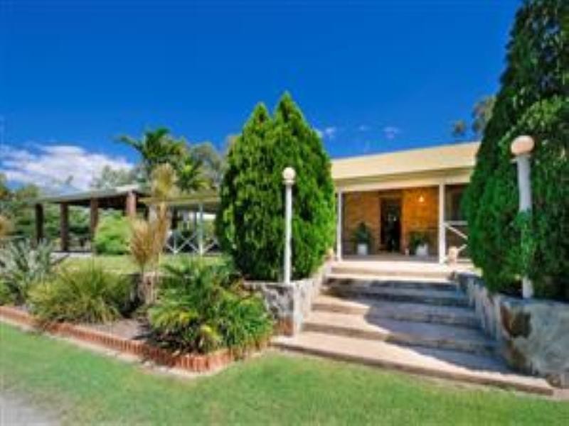 1073 Belmont Road, Glendale QLD 4711